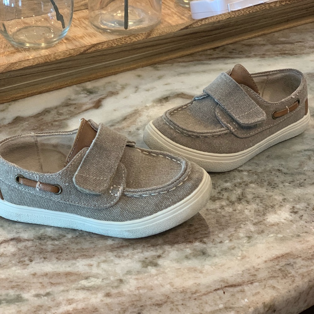 Size 8 toddler shoes